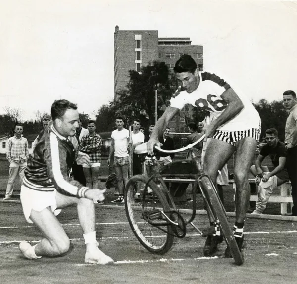 Sigma Chi members during time trials